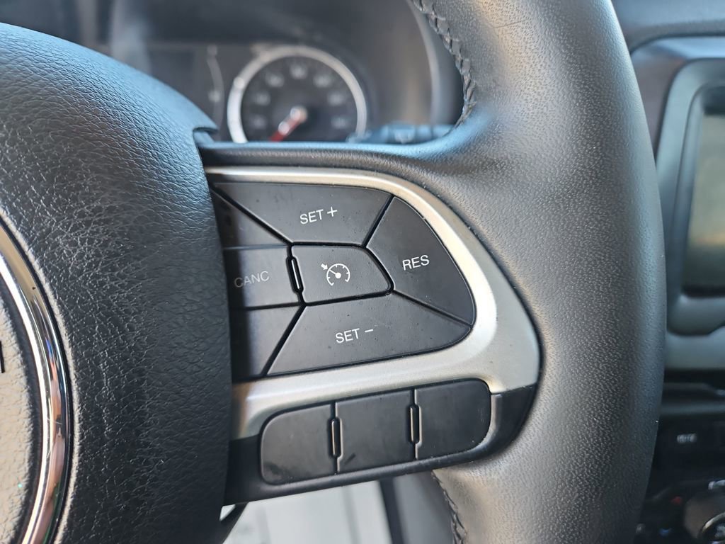 Used 2018 Jeep Renegade Latitude image 20