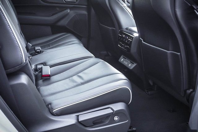 Used 2023 Acura MDX SH-AWD w/ Advance Package image 24