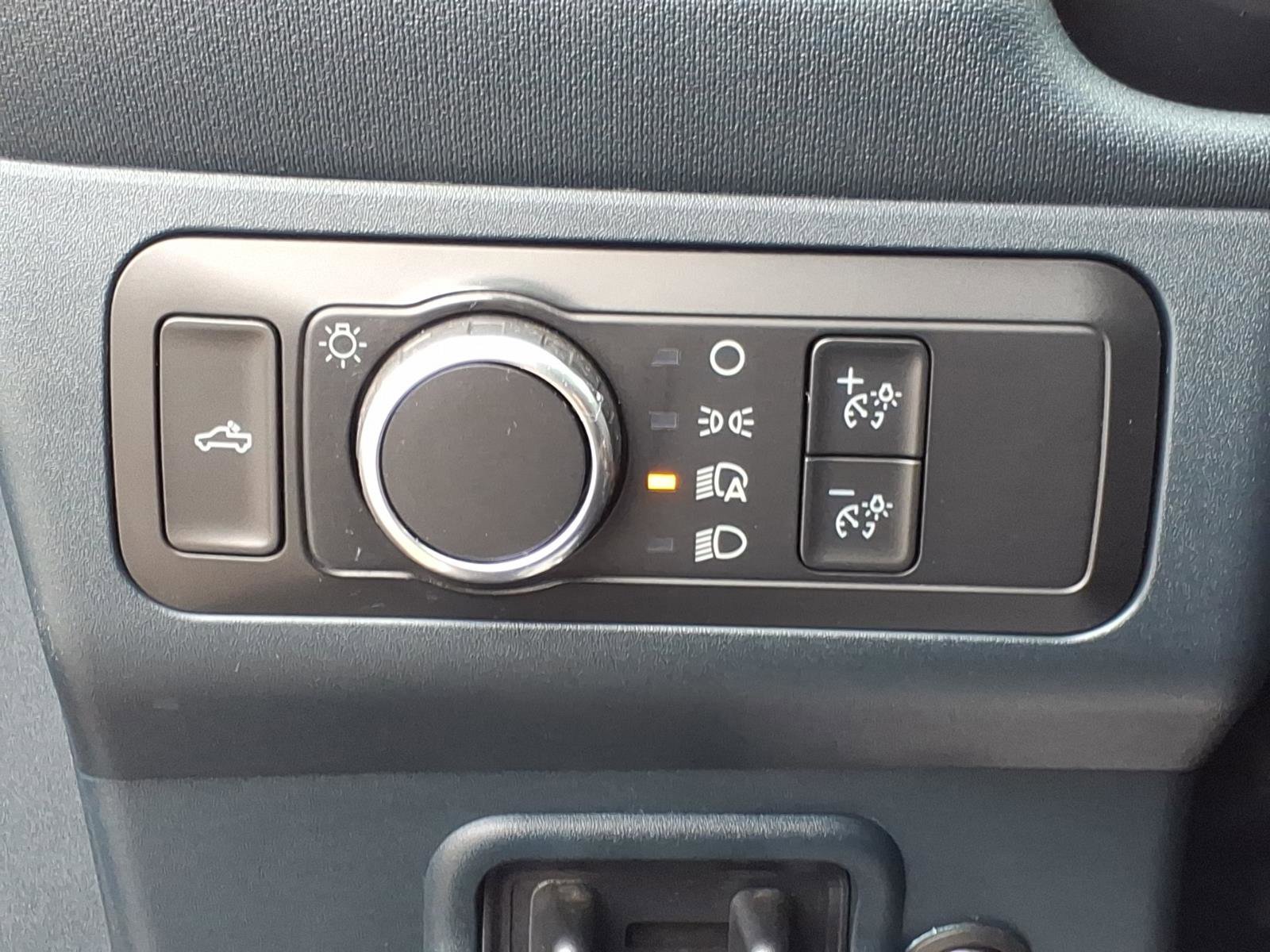 Used 2022 Ford Maverick Lariat w/ Lariat Luxury Package image 16