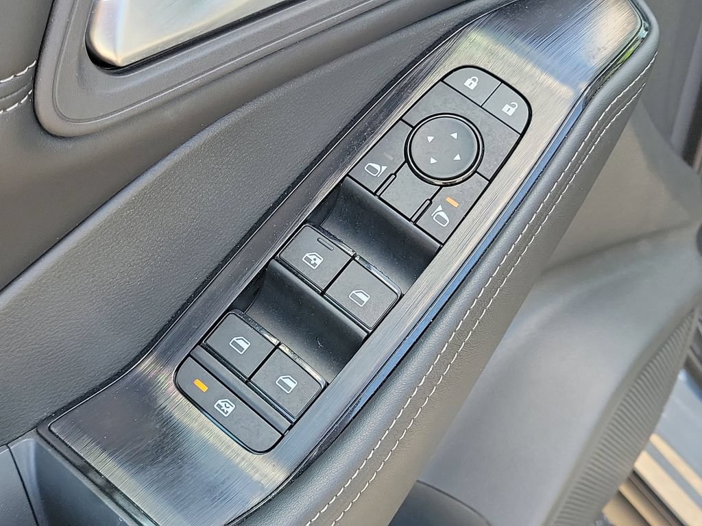 Used 2026 Nissan Rogue SV w/ SV Premium Package FWD image 17