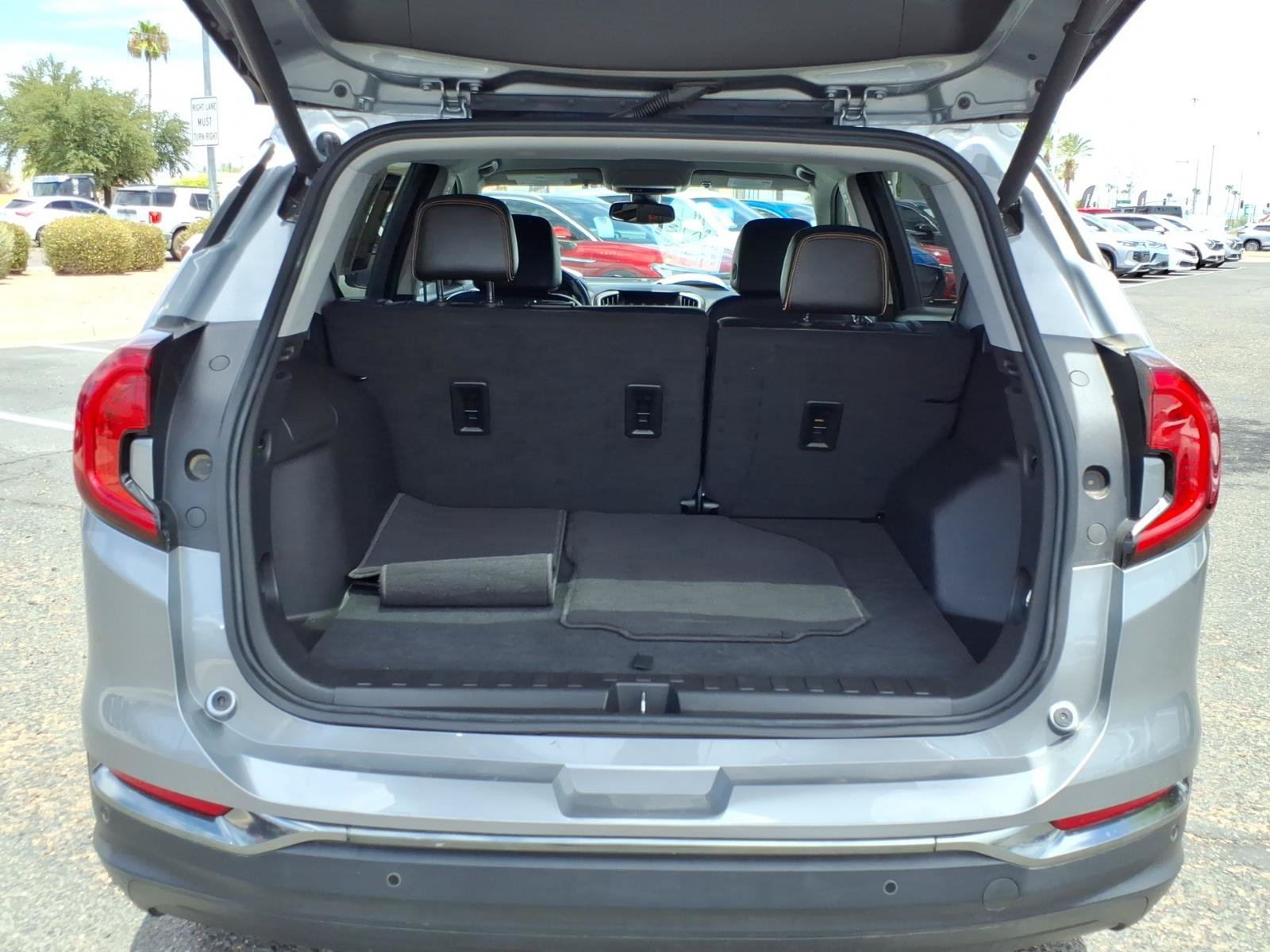Used 2024 GMC Terrain AT4 AWD/4WD image 17