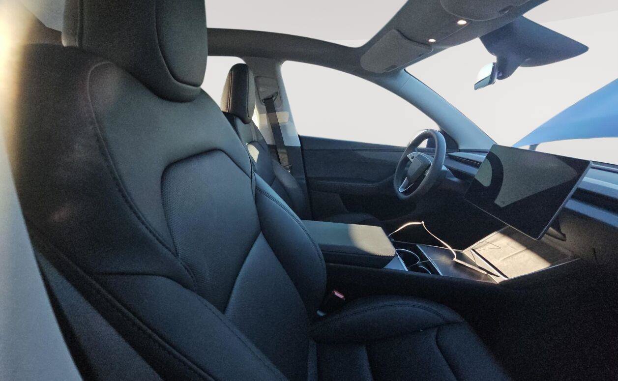 Used 2026 Tesla Model Y Long Range RWD image 14