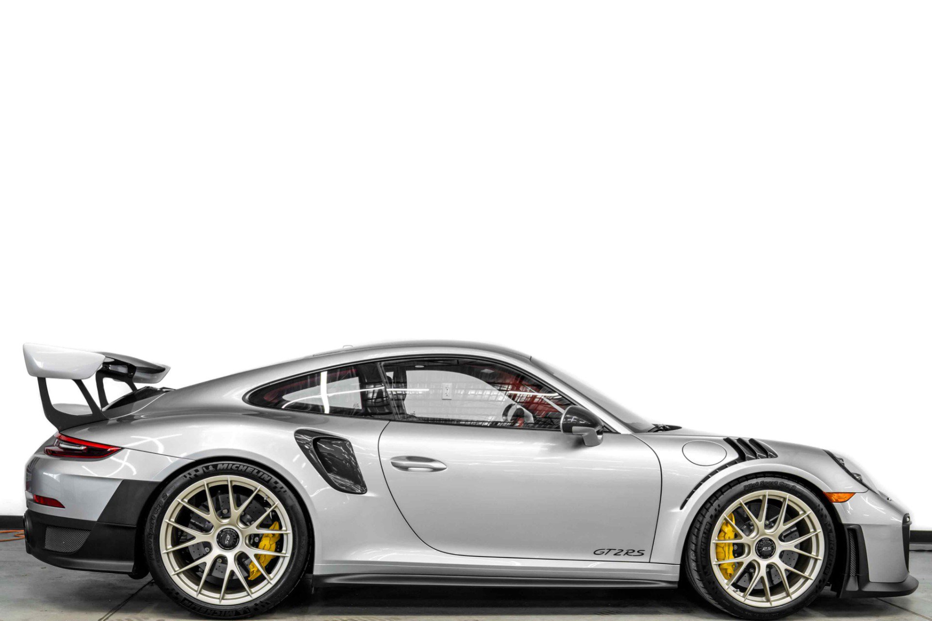 Used 2018 Porsche 911 GT2 RS w/ Weissach Package image 2