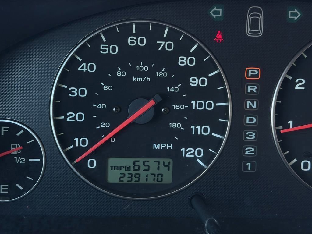 Used 2004 Subaru Outback Wagon image 18