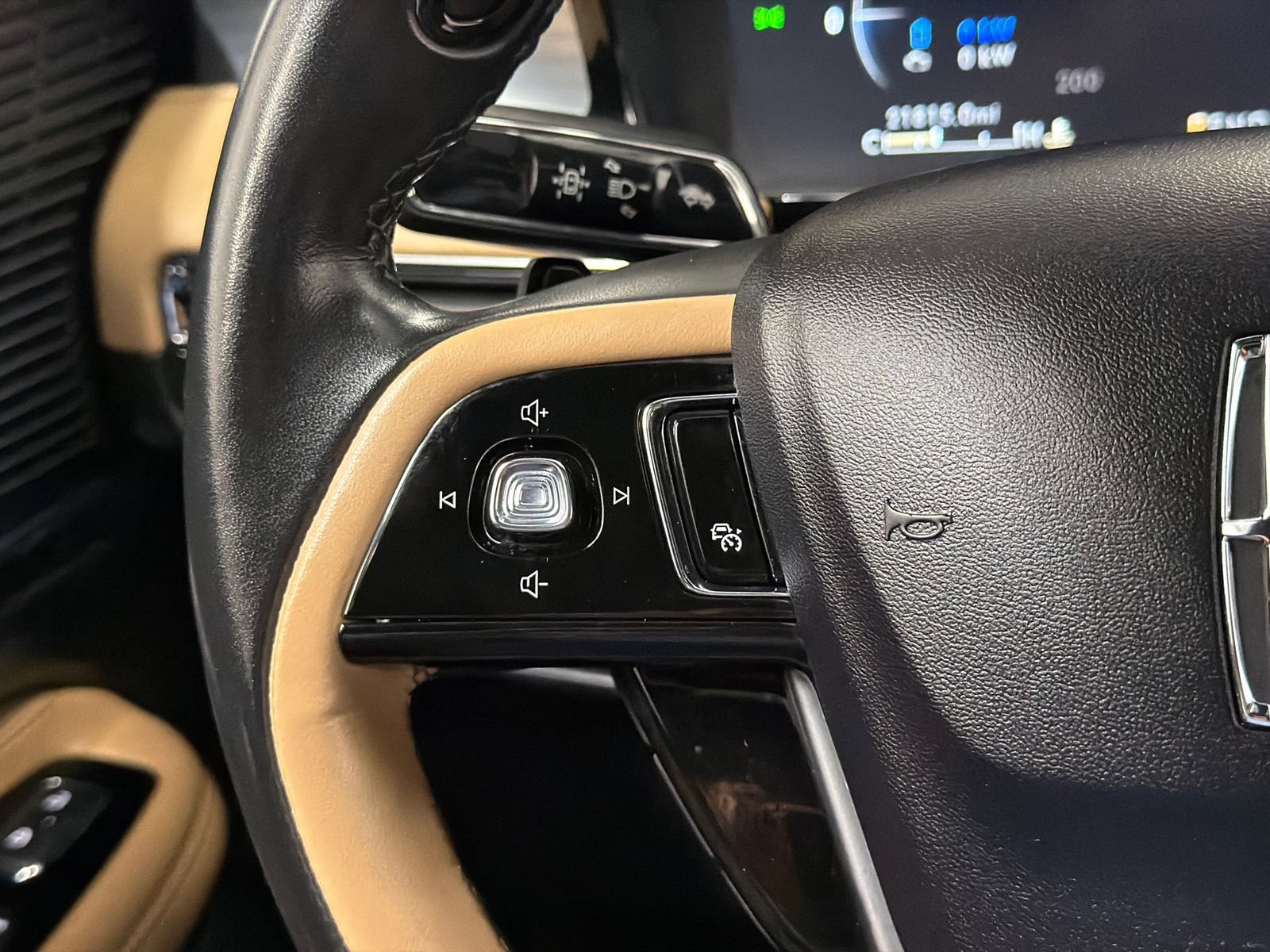 Certified 2022 Lincoln Corsair Grand Touring w/ Elements Technology Bundle AWD/4WD image 23