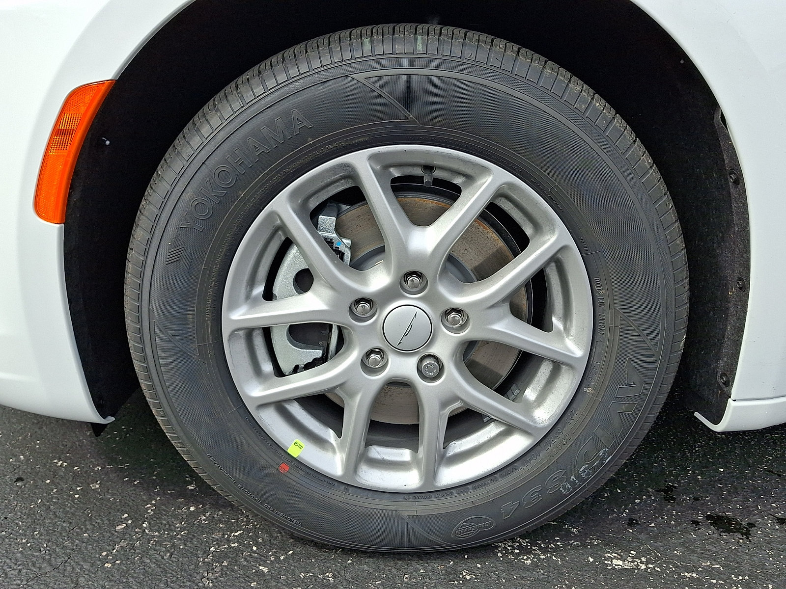 New 2027 Chrysler Pacifica Select FWD image 5
