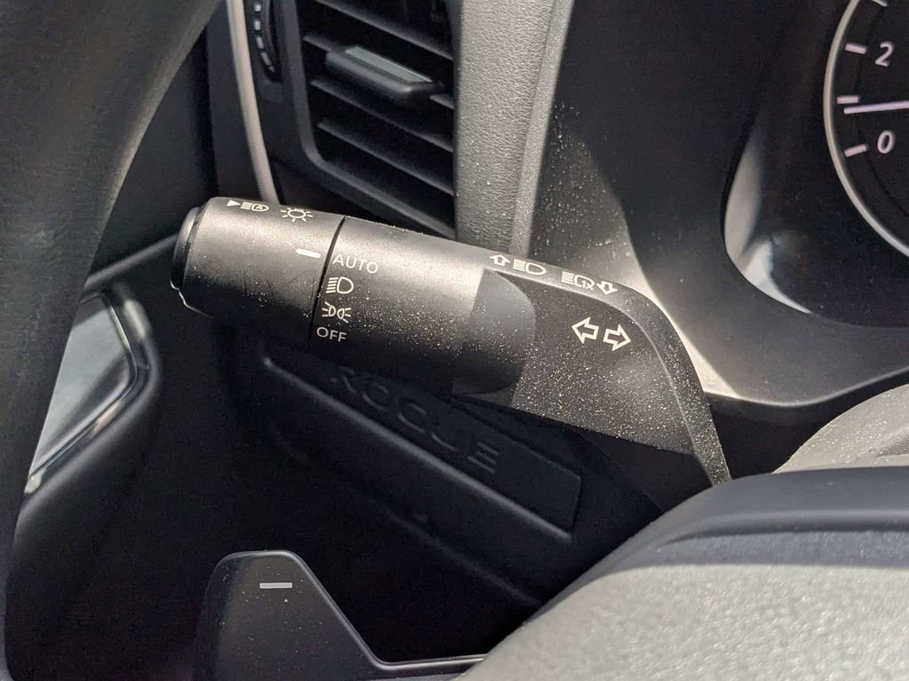 Used 2026 Nissan Rogue S FWD image 25