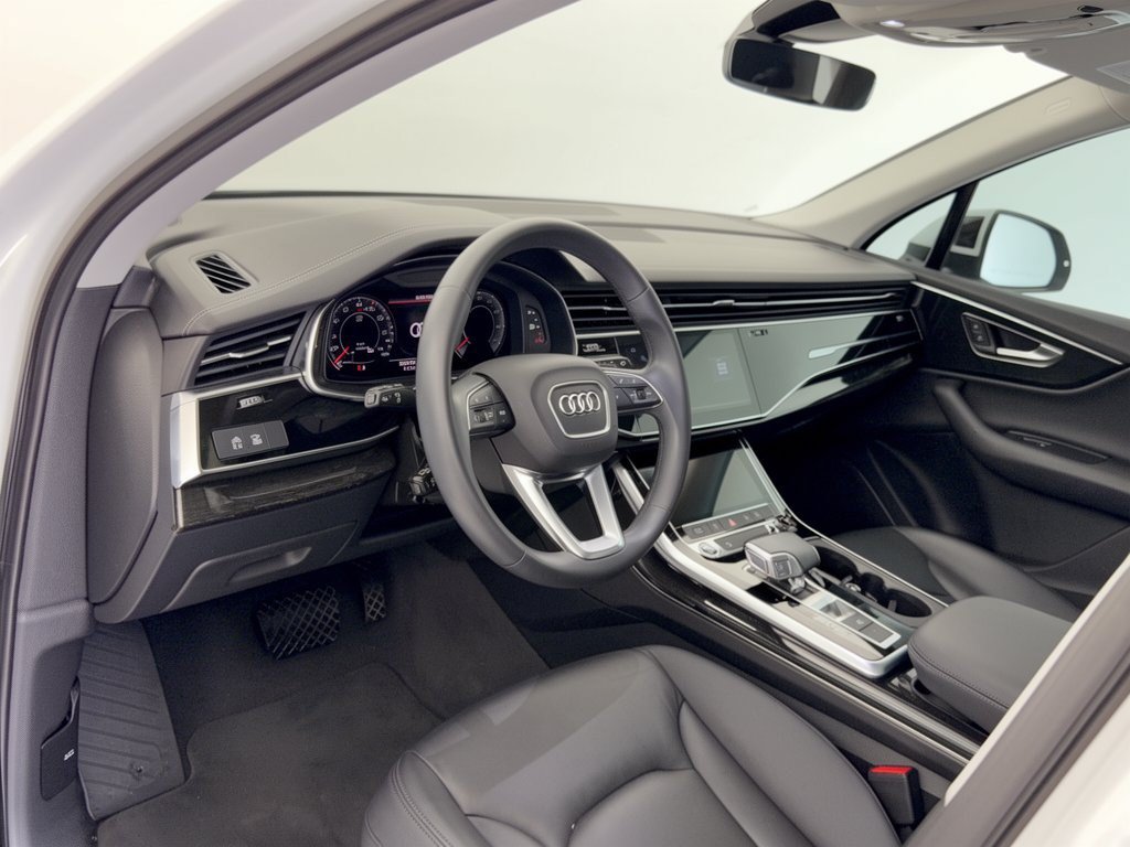 Used 2023 Audi Q7 2.0T Premium w/ Convenience Package AWD/4WD image 4