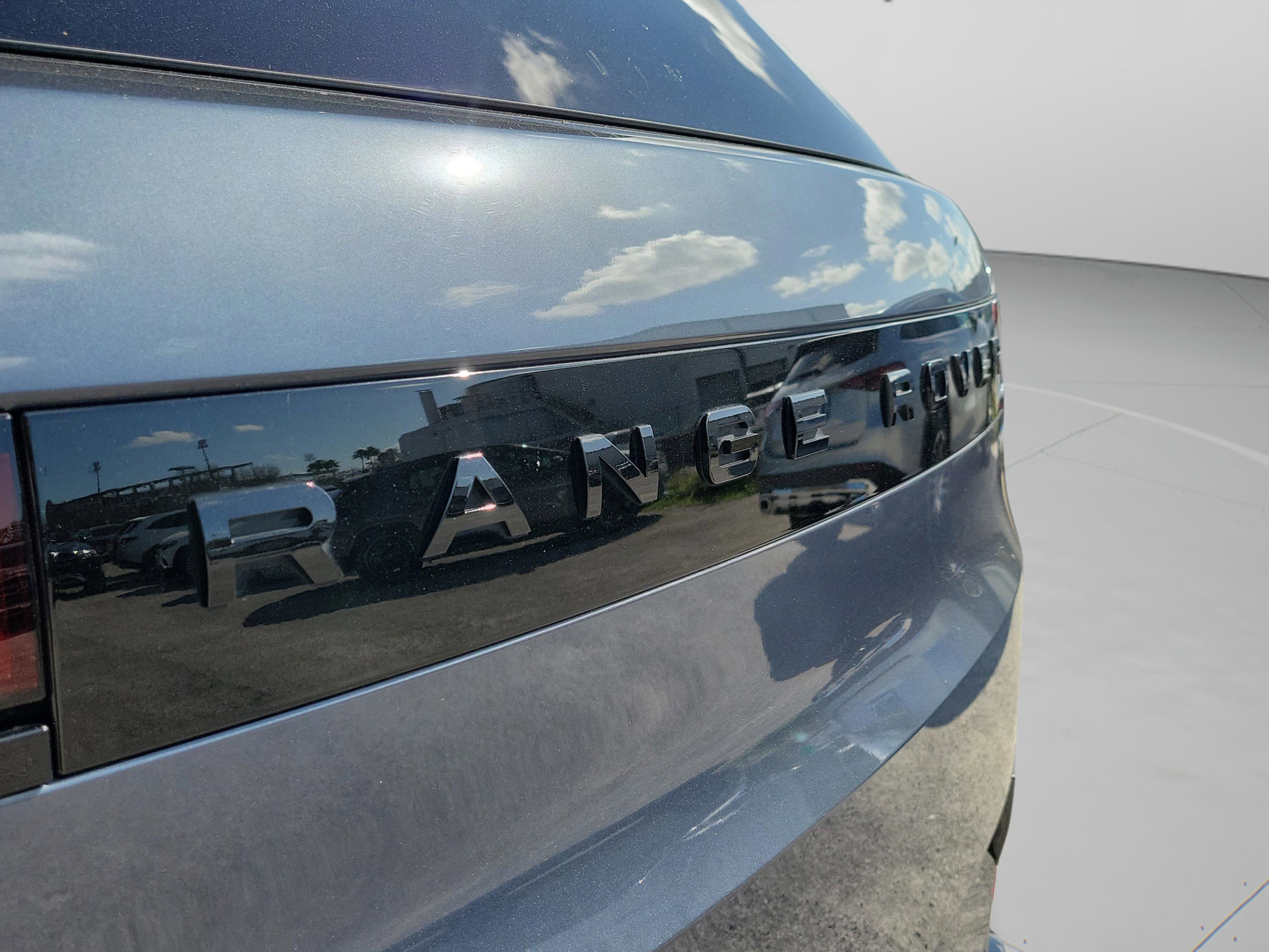 Used 2024 Land Rover Range Rover Sport Dynamic SE image 5