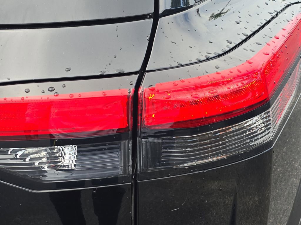 Used 2024 Nissan Pathfinder SL image 5