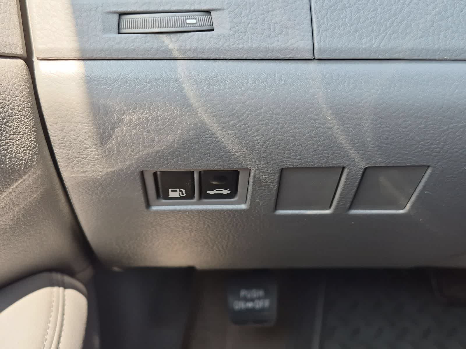 Used 2008 Toyota Avalon XLS FWD image 29