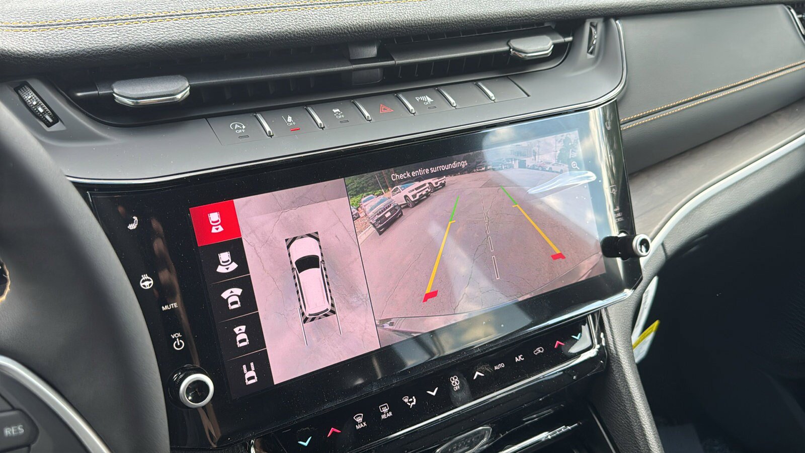 New 2026 Jeep Grand Cherokee Limited AWD/4WD image 29