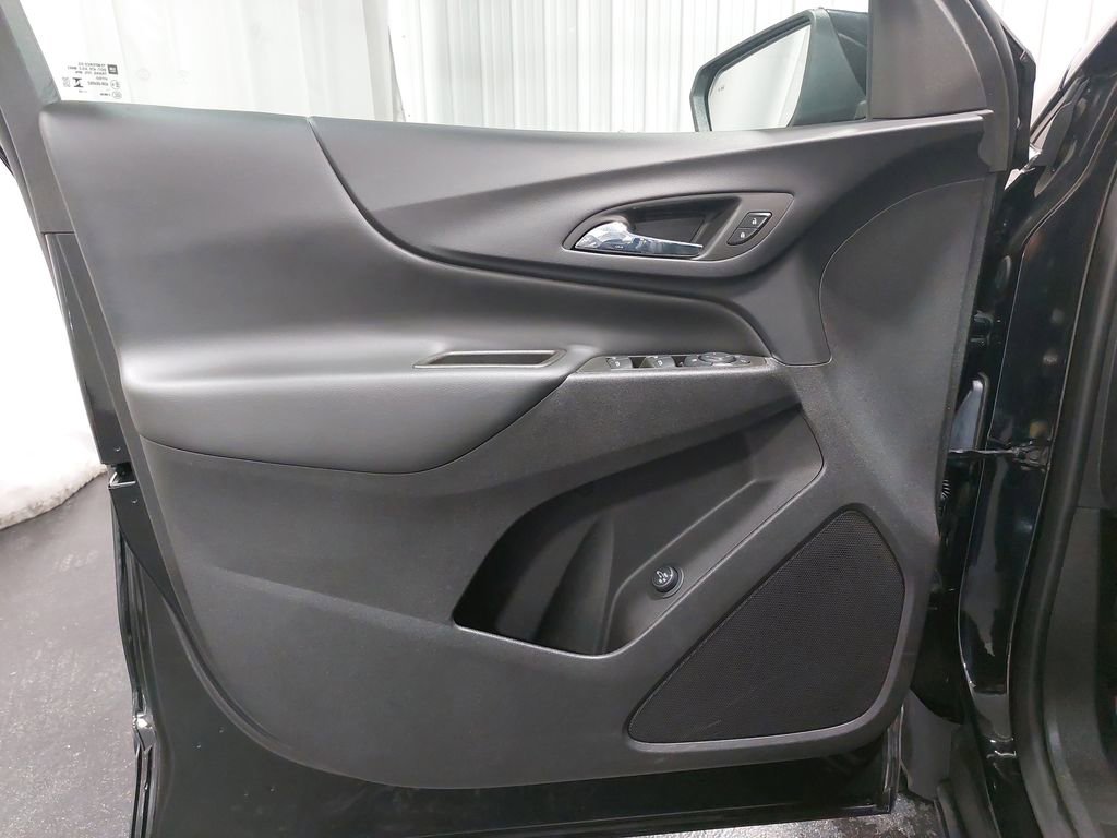 Used 2023 Chevrolet Equinox LT w/ Driver Convenience Package image 28