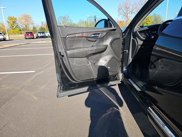 Used 2023 Buick Envision Avenir image 16