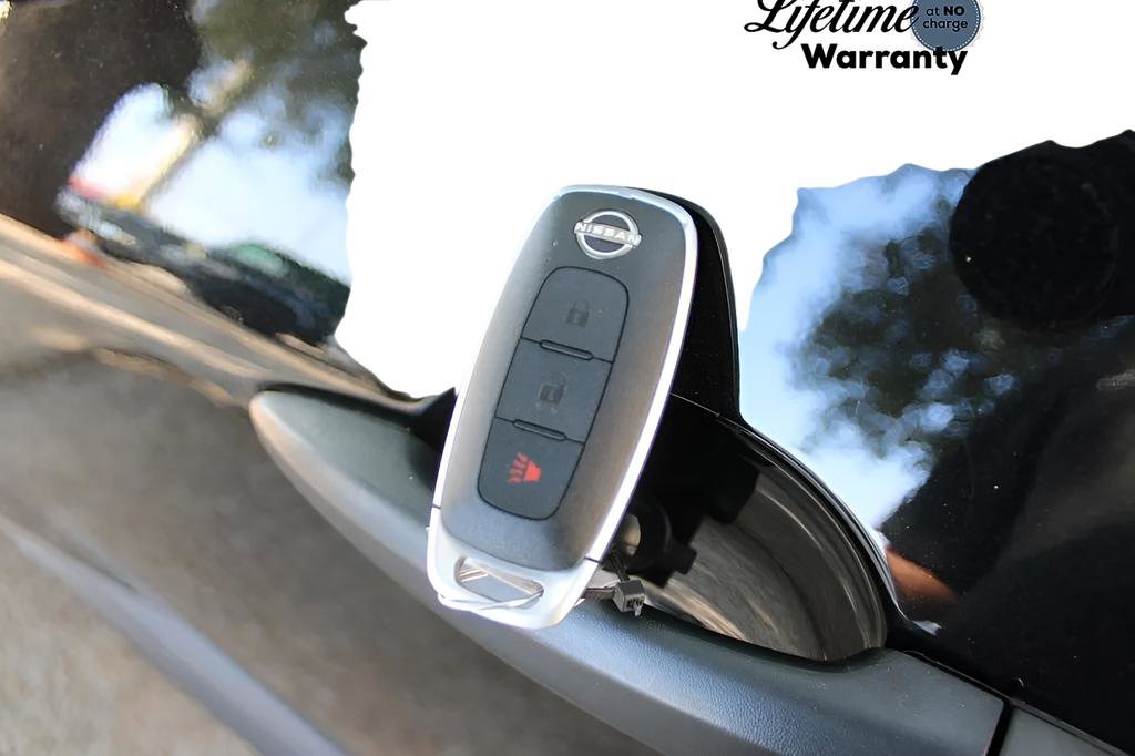 Used 2024 Nissan Rogue S image 14