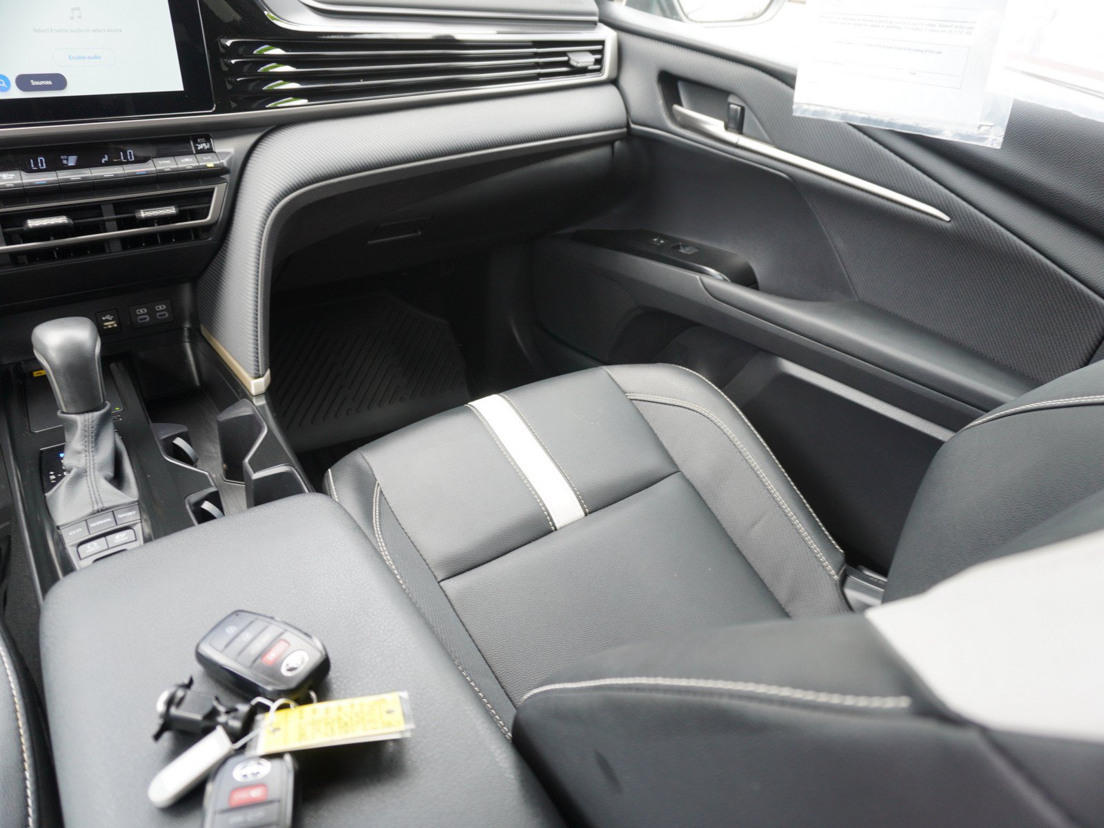 Used 2026 Toyota Camry SE w/ Convenience Package FWD image 16