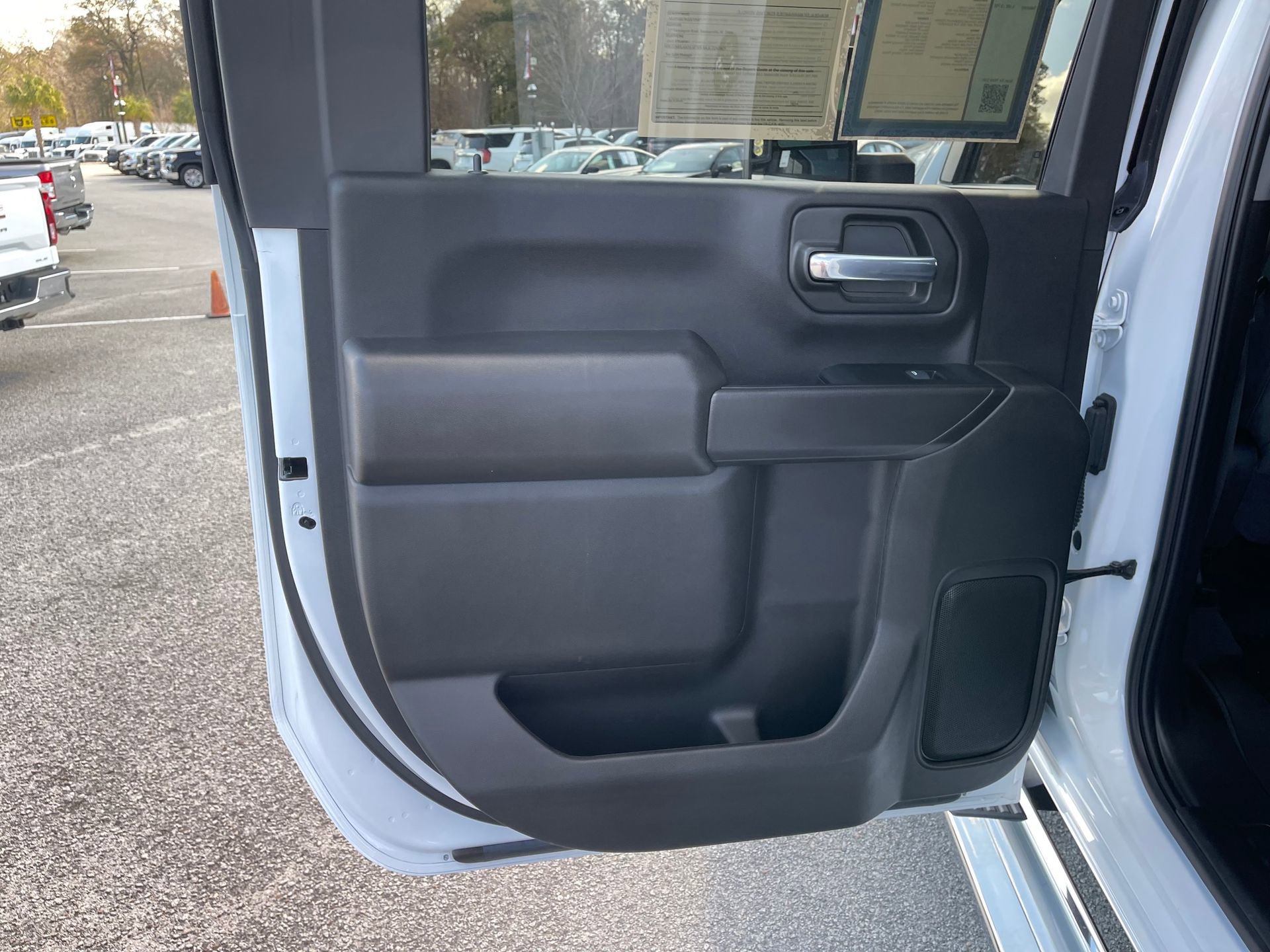 Used 2025 Chevrolet Silverado 2500 Custom w/ Custom Value Package image 19