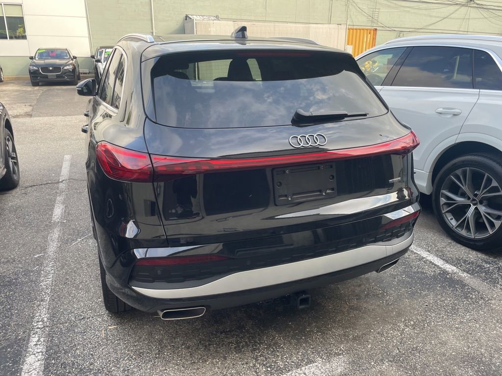 Used 2025 Audi Q5 Premium Plus w/ Premium Plus AWD/4WD image 5