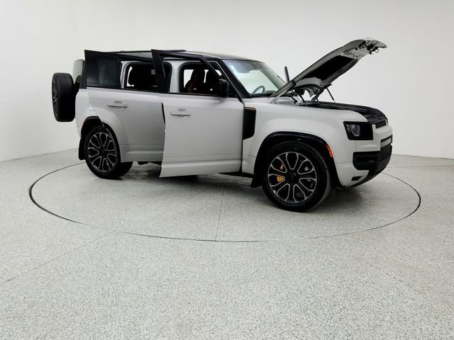 New 2026 Land Rover Defender 110 OCTA AWD/4WD image 10