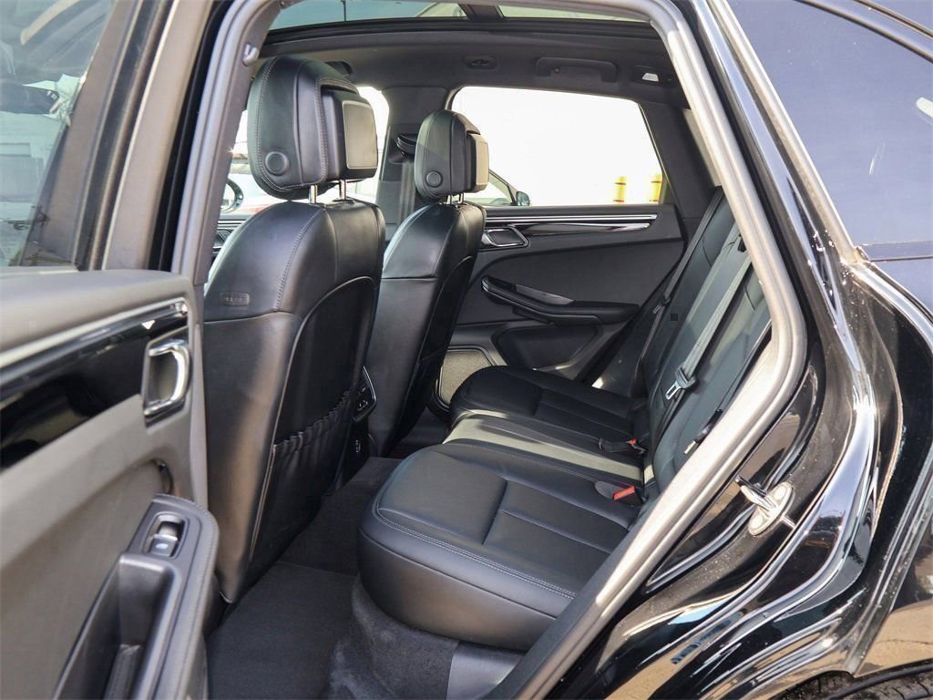 Used 2023 Porsche Macan S image 16