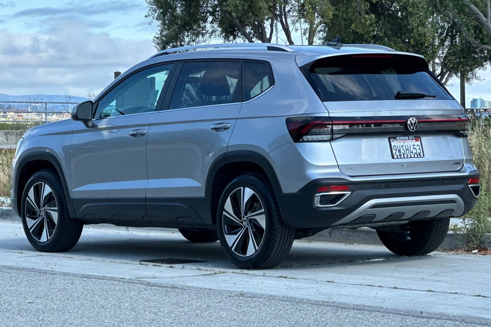 Certified 2026 Volkswagen Taos SE w/ Panoramic Sunroof Package AWD/4WD image 6