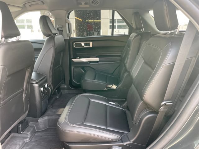 Used 2023 Ford Explorer XLT w/ Equipment Group 202A AWD/4WD image 28