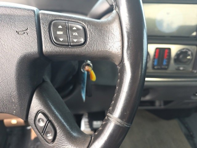 Used 2006 Chevrolet Silverado 2500 LT w/ Heavy-Duty Power Package image 17