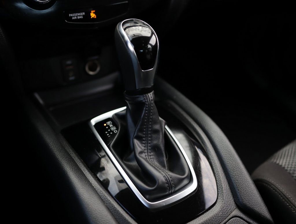 Used 2018 Nissan Rogue Sport SV image 16