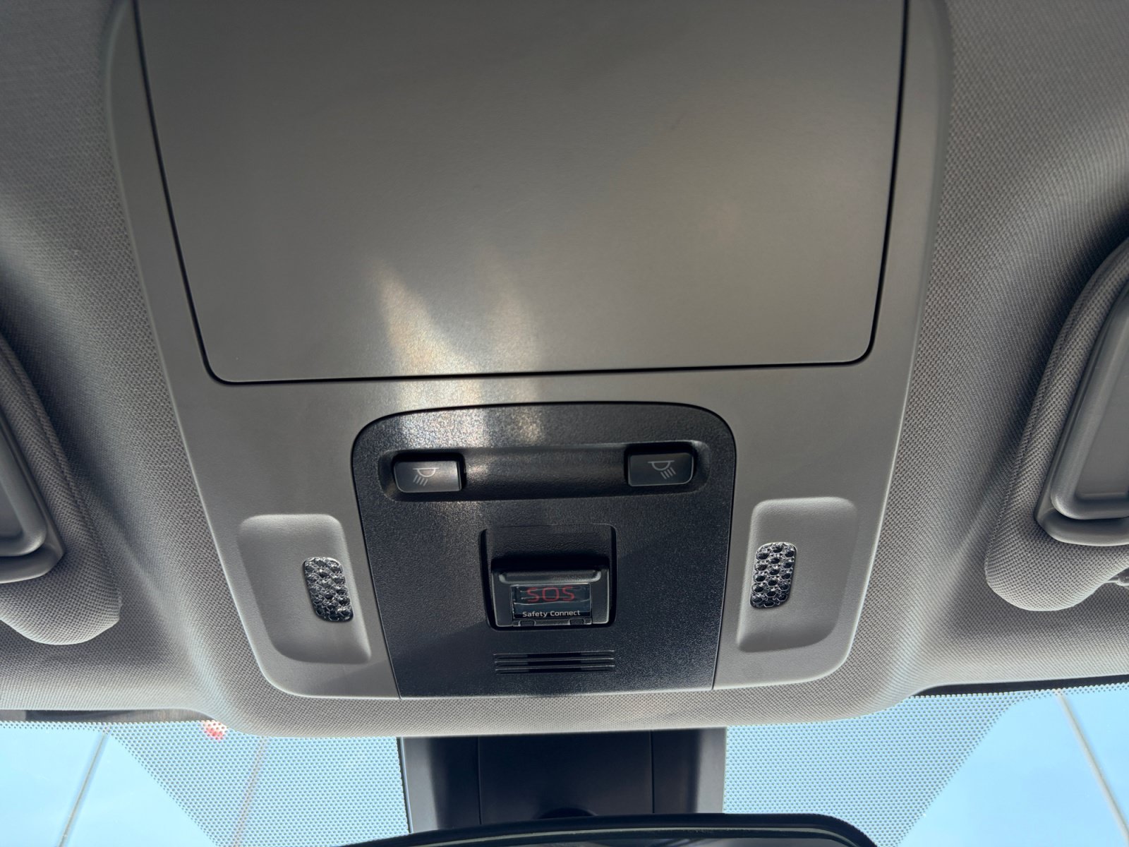 Used 2019 Toyota Camry LE FWD image 25