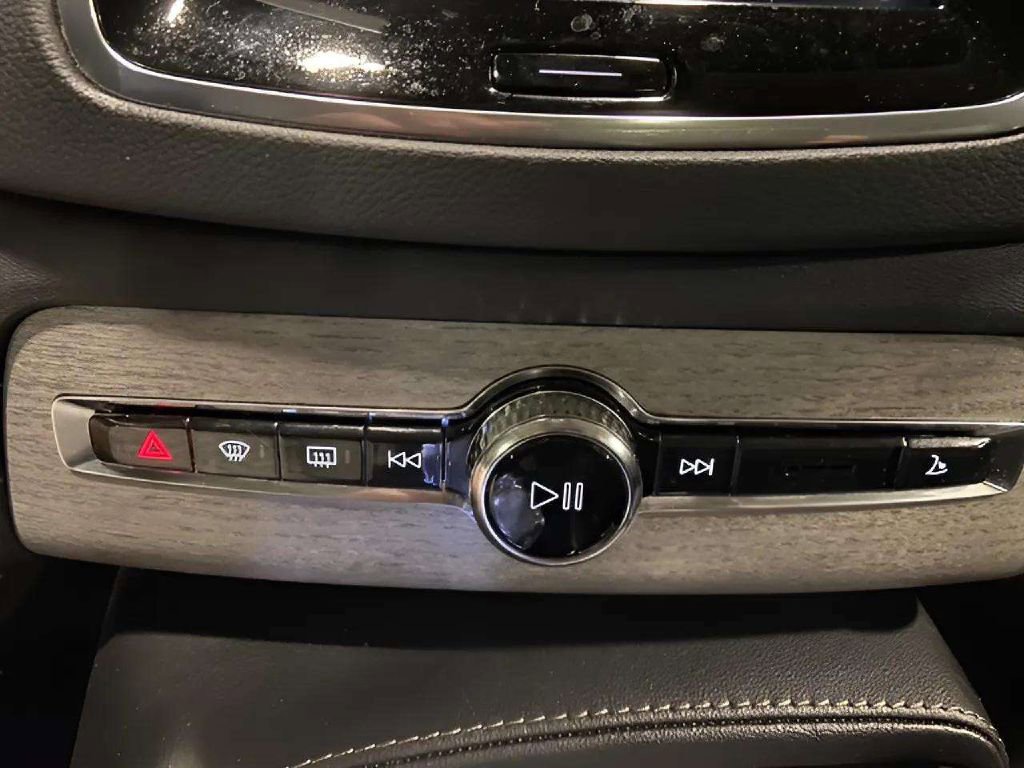 Used 2023 Volvo XC90 B6 Ultimate image 35