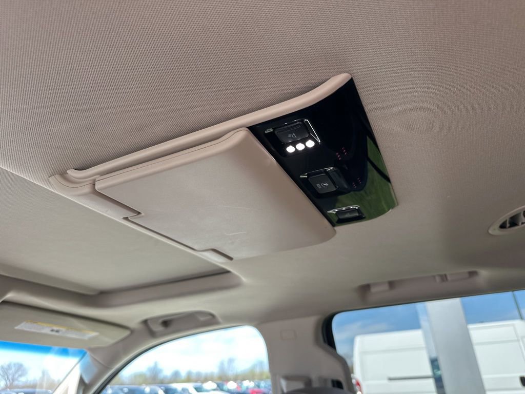 Used 2018 Chevrolet Tahoe Premier image 11