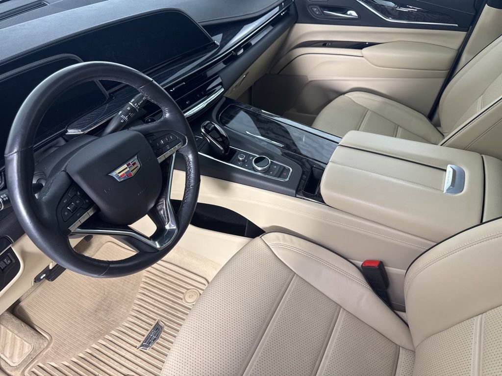 Used 2021 Cadillac Escalade Premium Luxury w/ Performance Package image 14