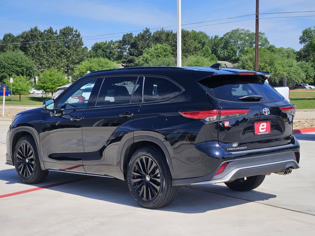 Used 2023 Toyota Highlander XSE FWD image 5