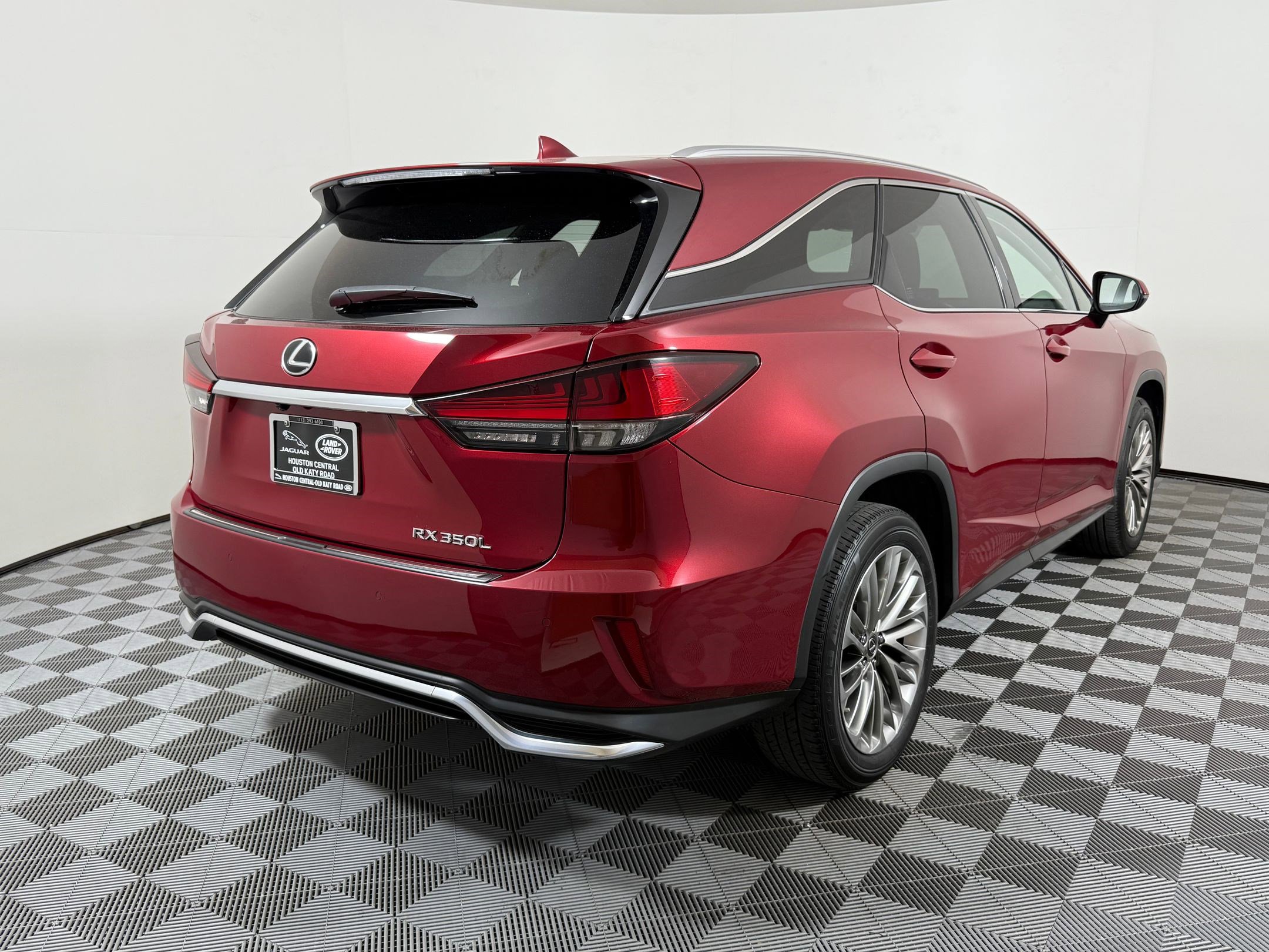 Used 2020 Lexus RX 350L Luxury w/ Accessory Package image 10