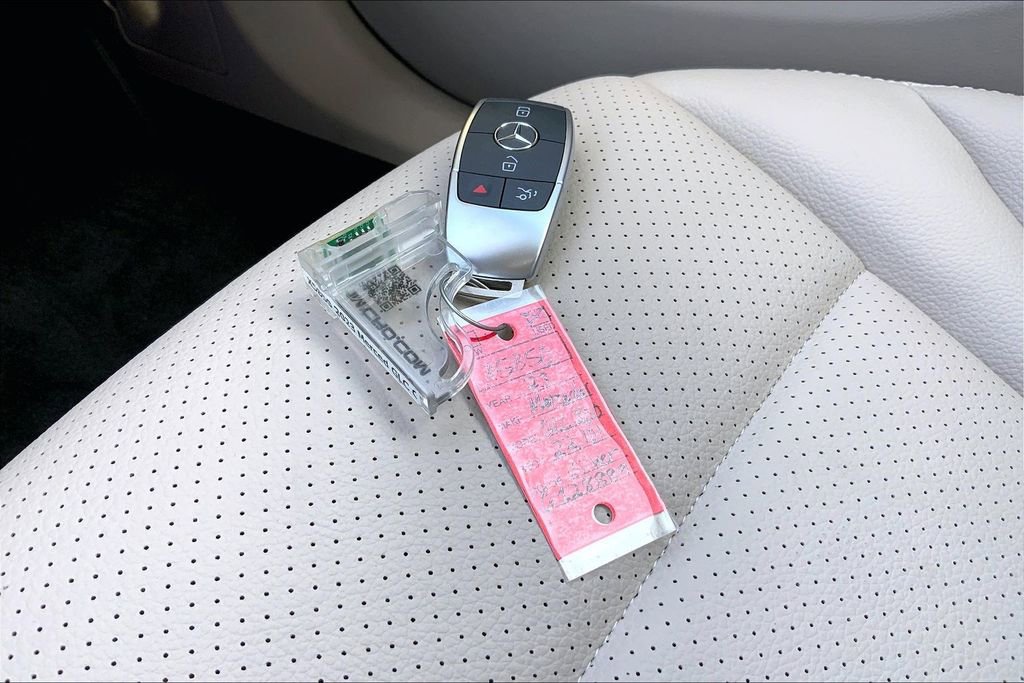 Used 2023 Mercedes-Benz GLC 300 4MATIC Coupe image 13