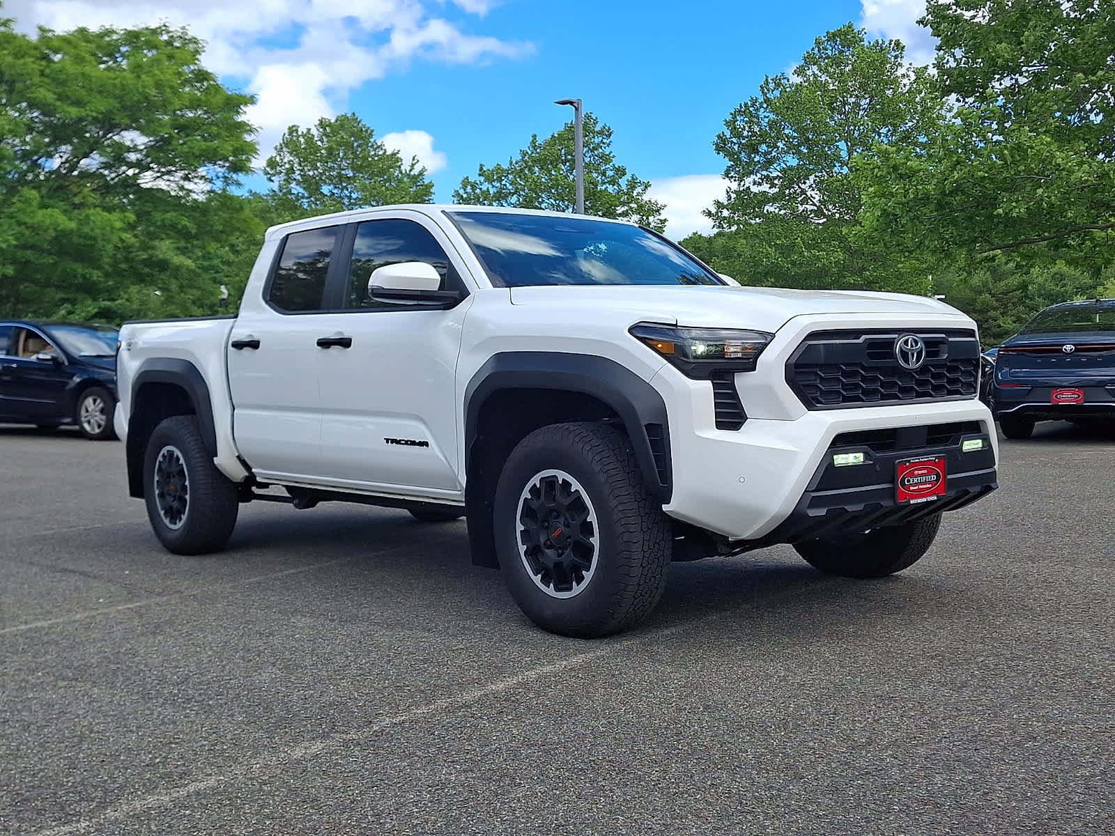 Certified 2024 Toyota Tacoma TRD Off-Road w/ TRD Off Road Upgrade Package AWD/4WD image 4