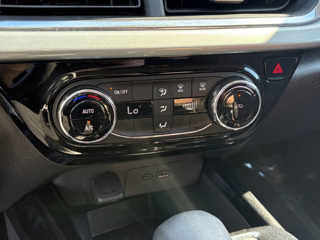 Used 2025 Chevrolet Trax LT FWD image 22