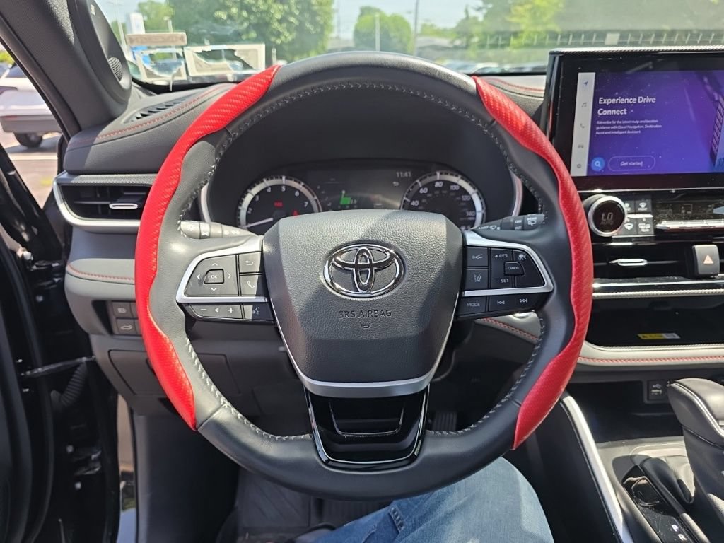 Used 2023 Toyota Highlander XSE AWD/4WD image 16