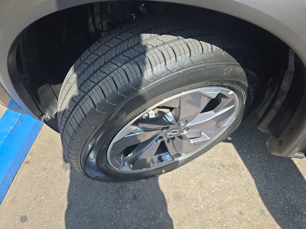 Used 2025 Nissan Rogue SV FWD image 25