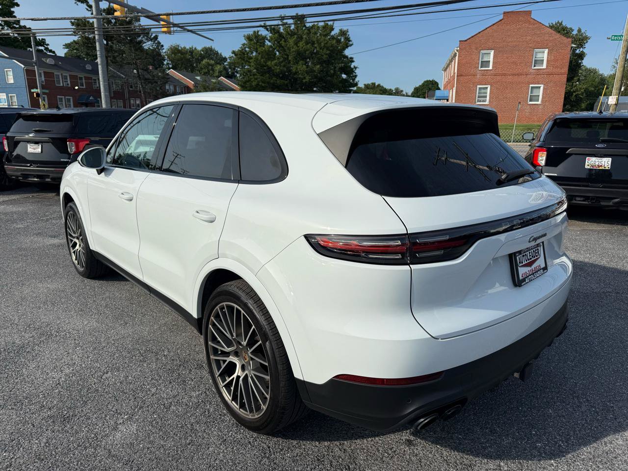 Used 2022 Porsche Cayenne Platinum Edition AWD/4WD image 9