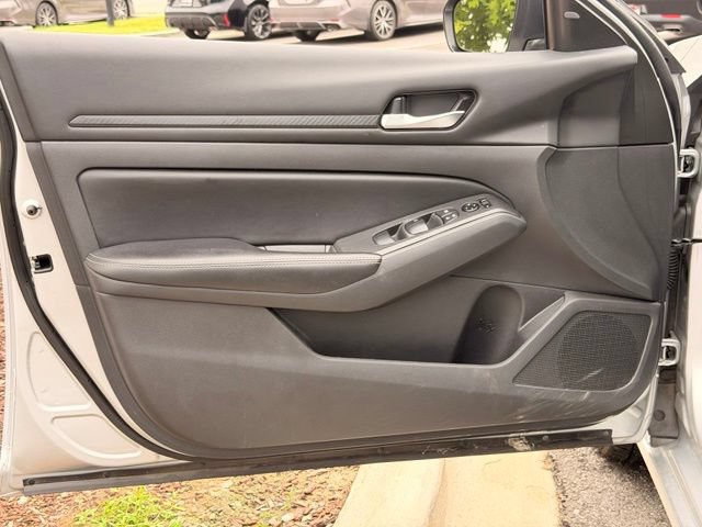 Used 2024 Nissan Altima 2.5 SV FWD image 23