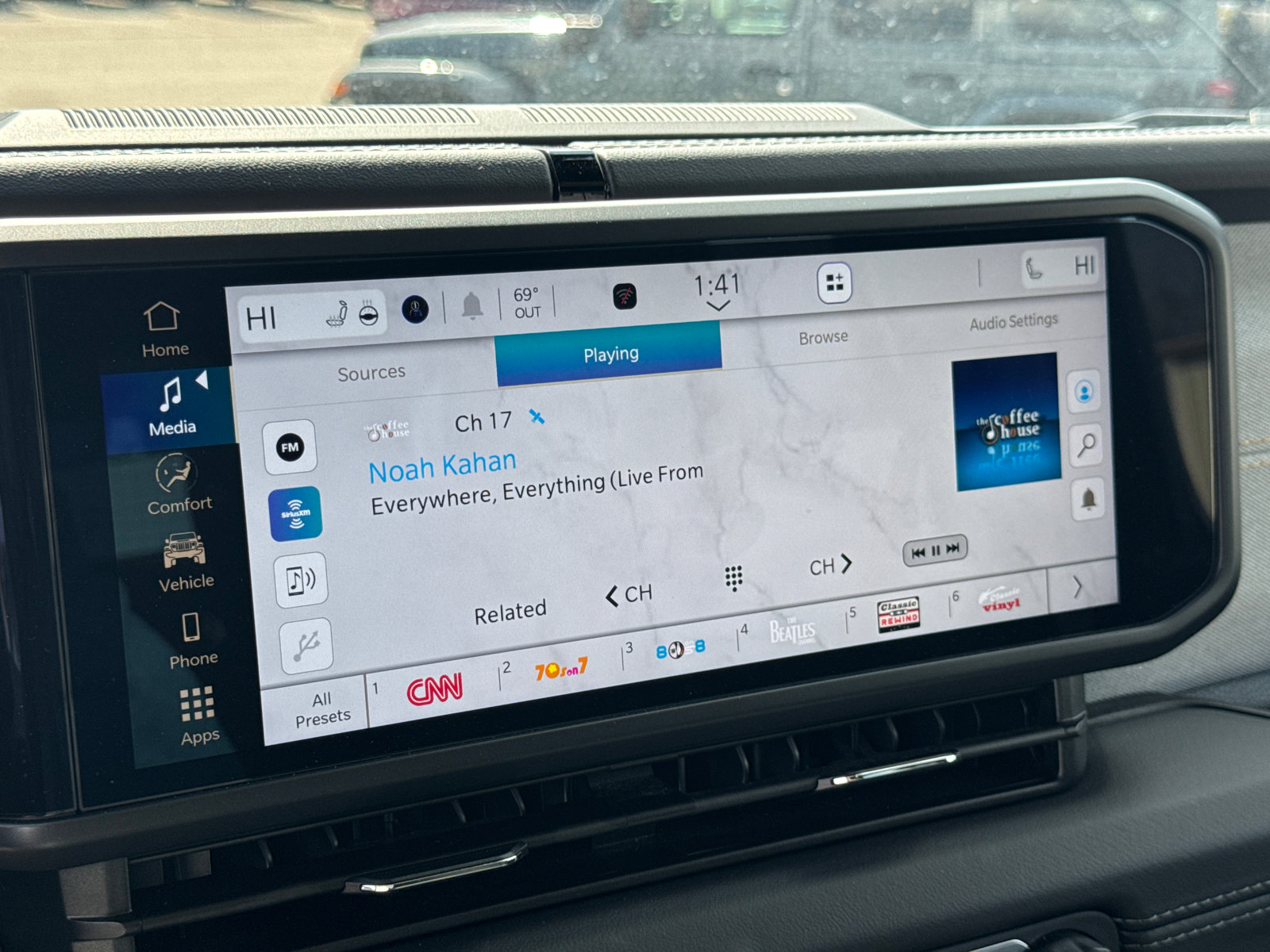 Used 2025 Jeep Wrangler Sahara image 26