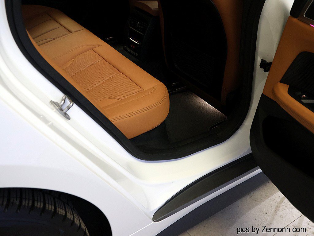 Certified 2023 BMW i4 eDrive35 w/ Premium Package RWD image 33