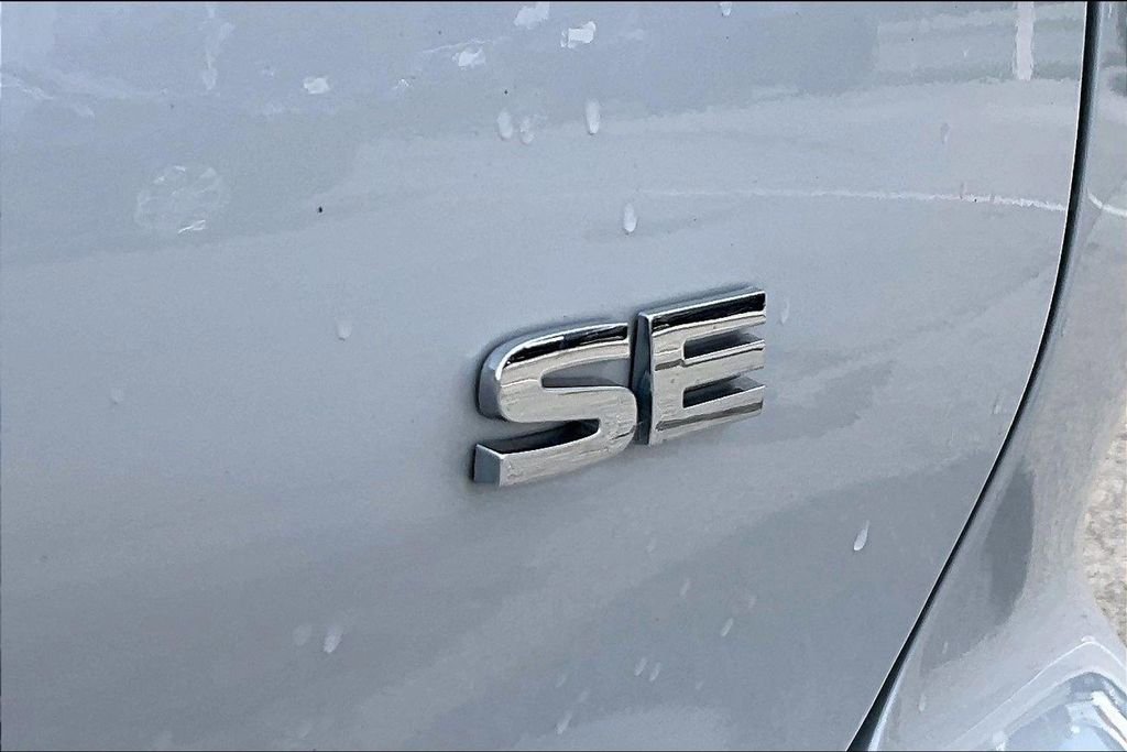 Used 2023 Mitsubishi Outlander SE image 9