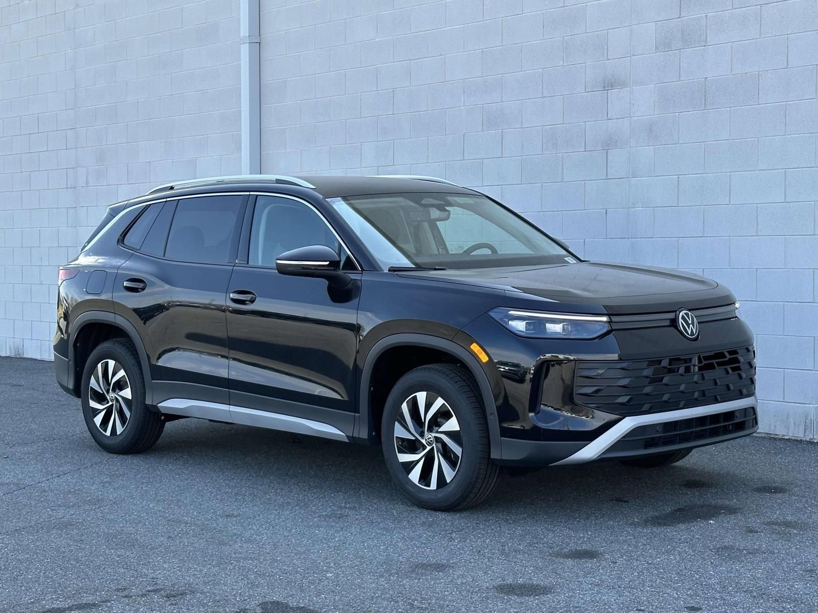 New 2026 Volkswagen Tiguan S image 8