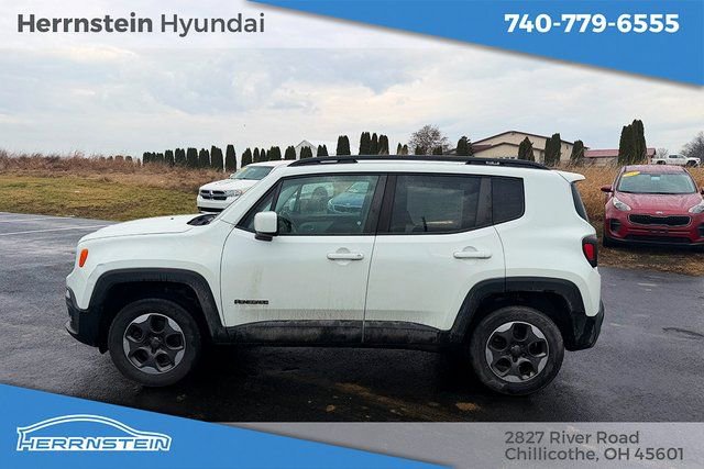 Used 2015 Jeep Renegade Latitude w/ Cold Weather Group image 5