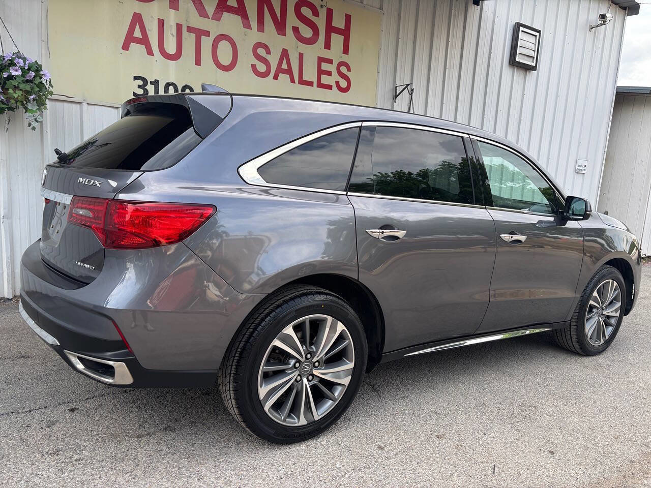 Used 2017 Acura MDX SH-AWD w/ Tech & Entertainment image 5