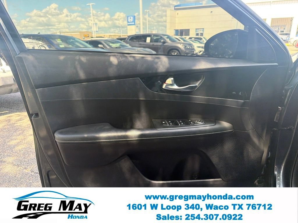 Used 2022 Kia Forte GT-Line FWD image 9
