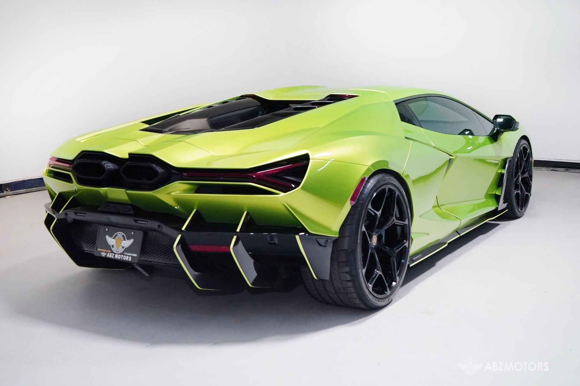 Used 2024 Lamborghini Revuelto AWD/4WD image 6