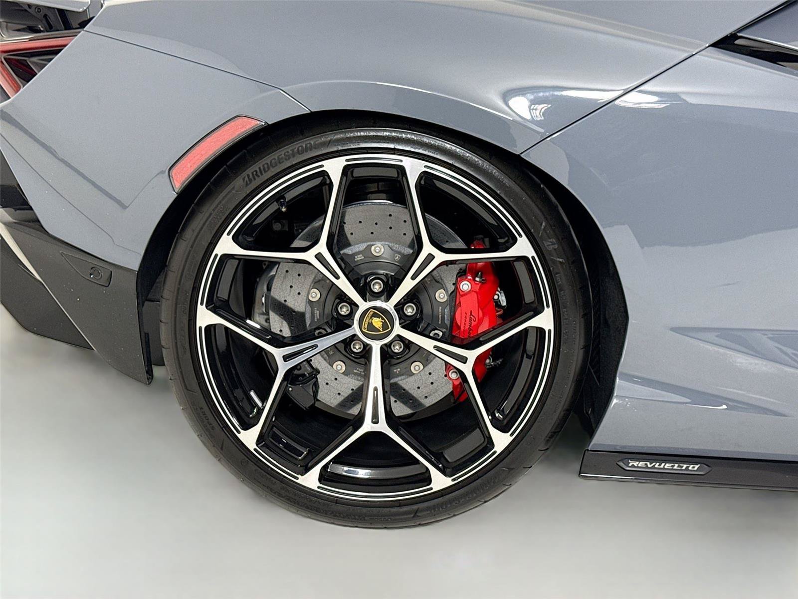 Used 2025 Lamborghini Revuelto AWD/4WD image 38